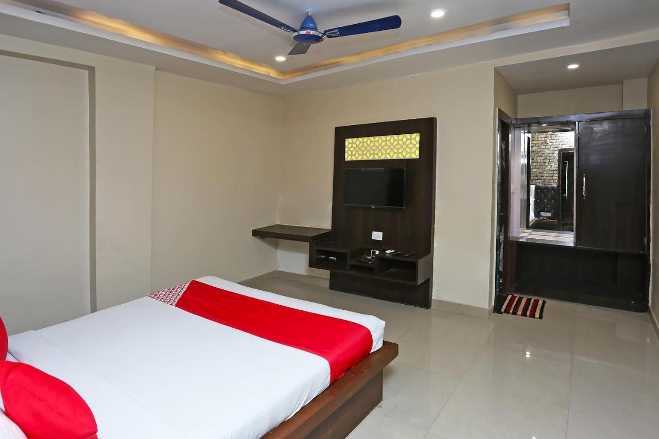 Oyo Flagship 43897 Redstone Hotel Gwalior Ngoại thất bức ảnh