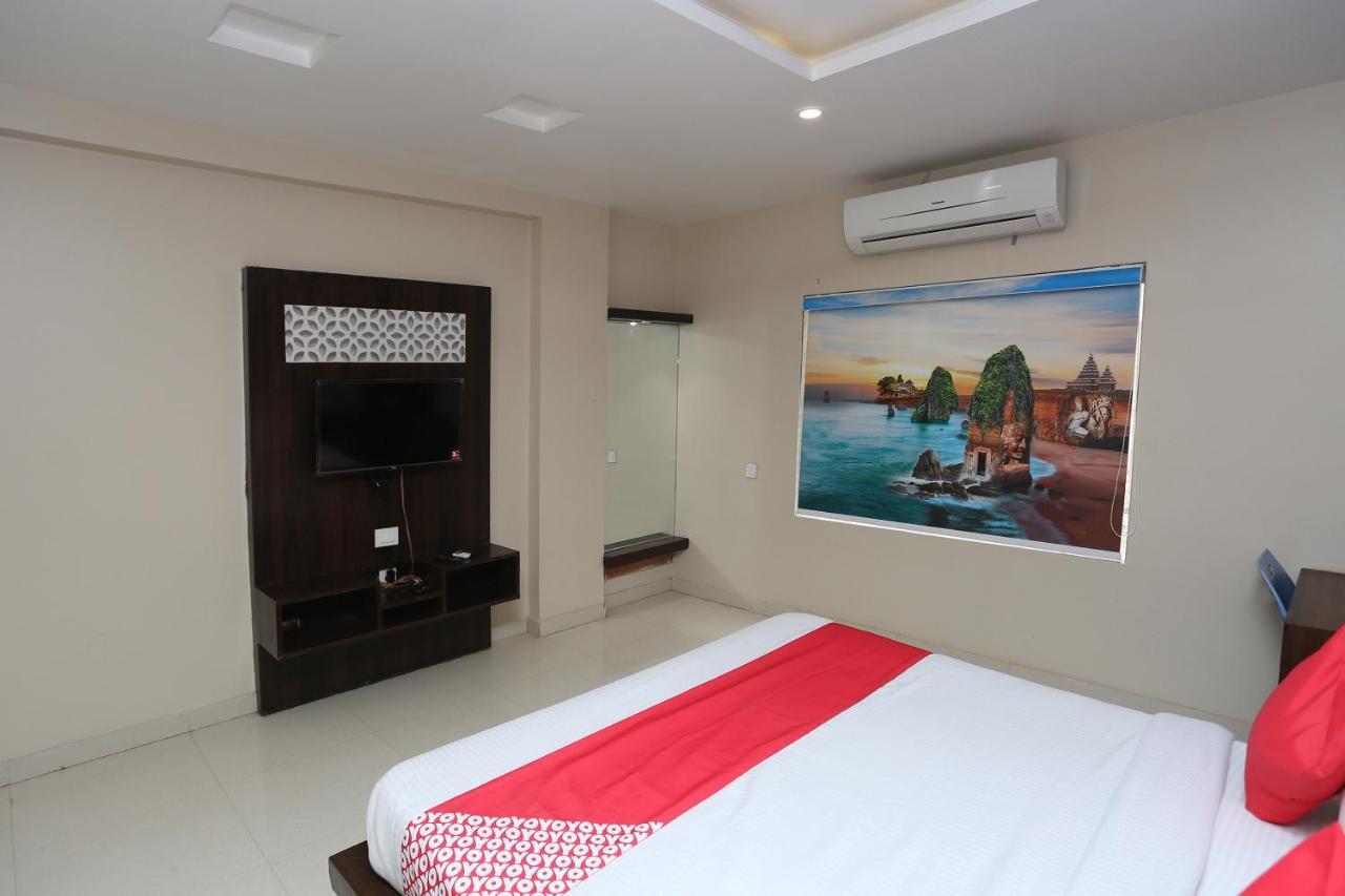 Oyo Flagship 43897 Redstone Hotel Gwalior Ngoại thất bức ảnh