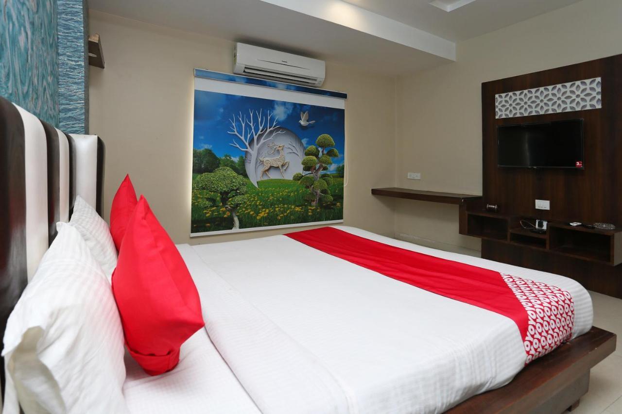 Oyo Flagship 43897 Redstone Hotel Gwalior Ngoại thất bức ảnh