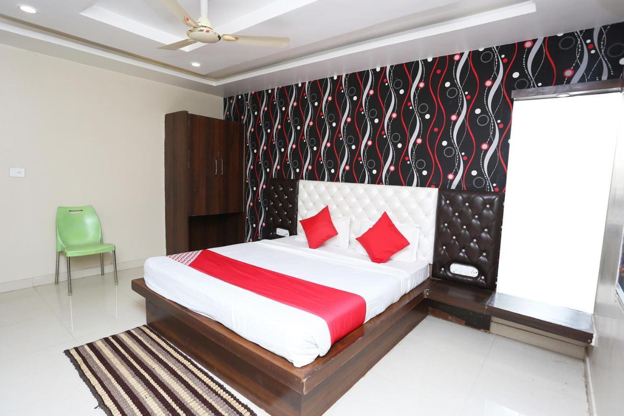 Oyo Flagship 43897 Redstone Hotel Gwalior Ngoại thất bức ảnh