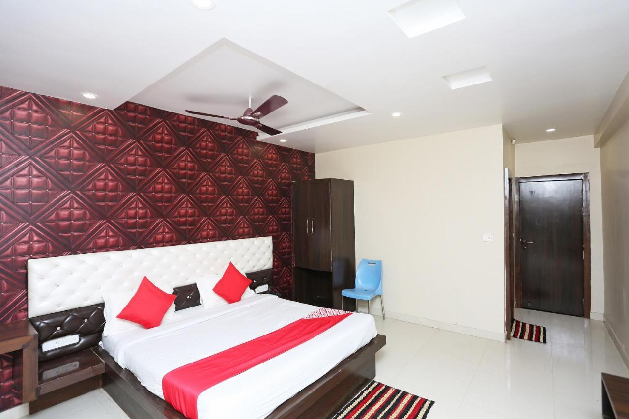 Oyo Flagship 43897 Redstone Hotel Gwalior Ngoại thất bức ảnh