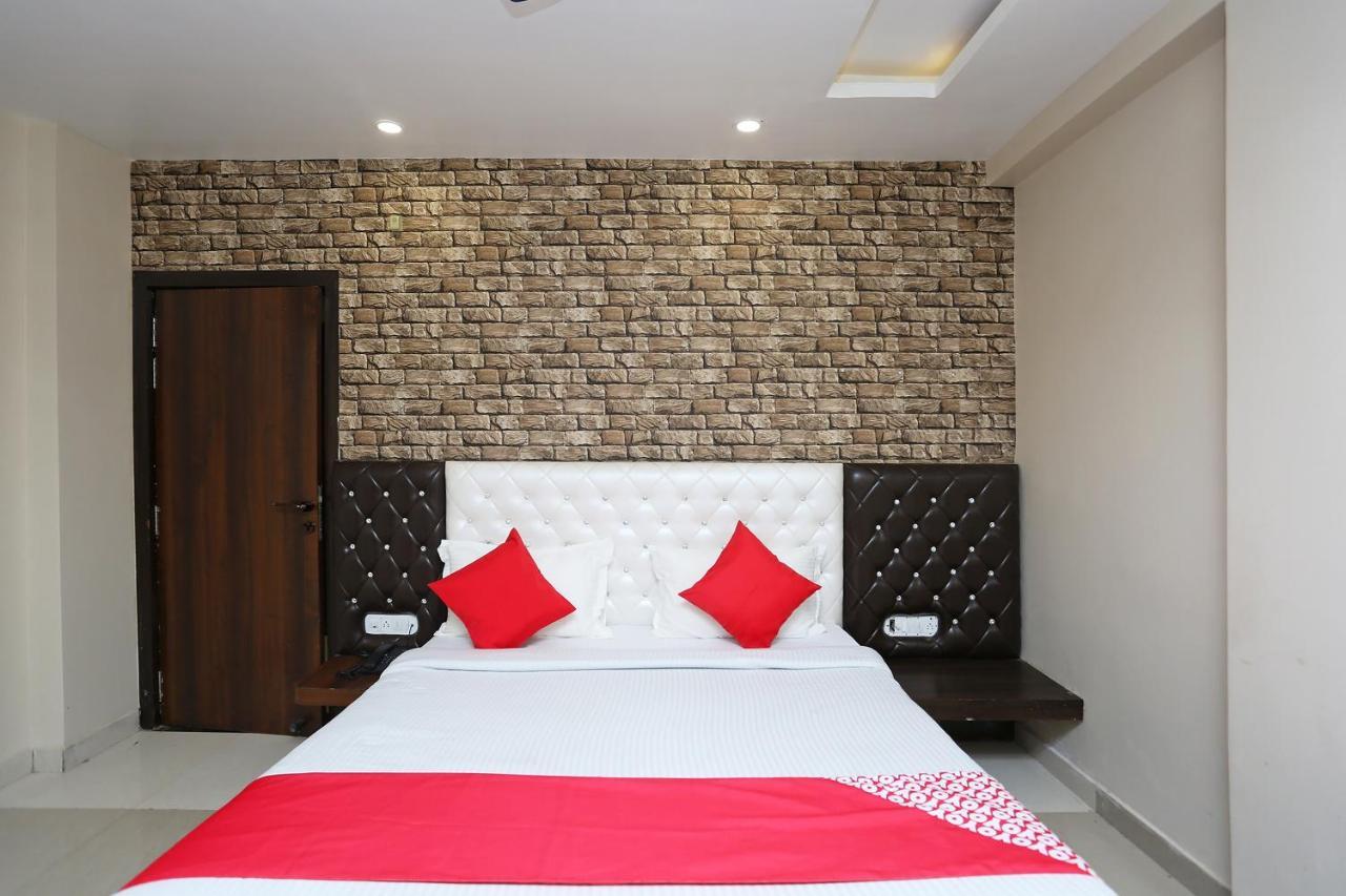 Oyo Flagship 43897 Redstone Hotel Gwalior Ngoại thất bức ảnh